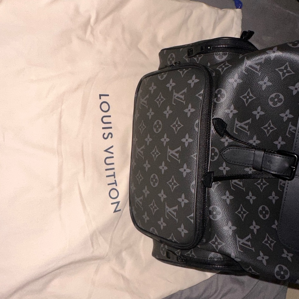 Louis Vuitton bag use two times good condition